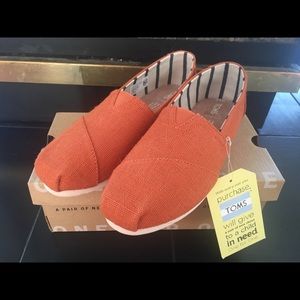 New TOMS size 6.5